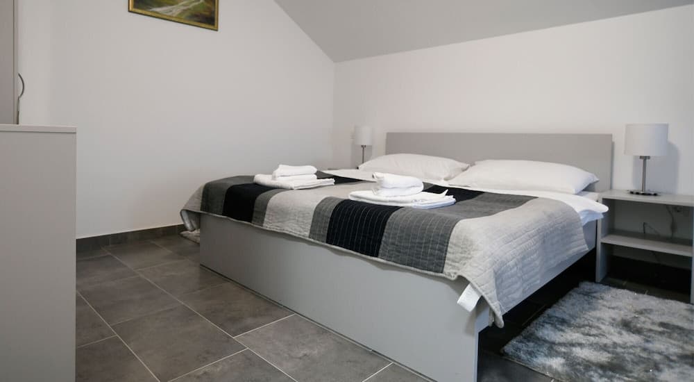 Filipovic rent a car & apartments