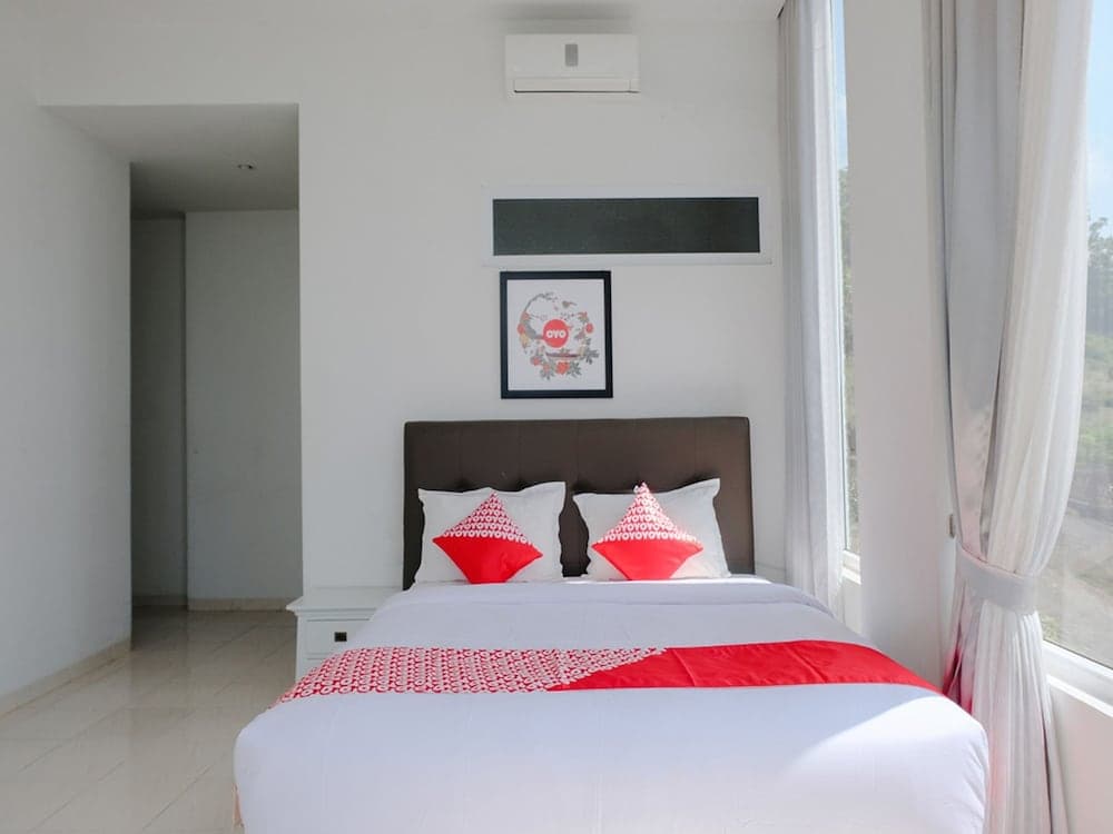 Hotel O Batu near Jatim Park formerly Villa Bukit Panderman Residence