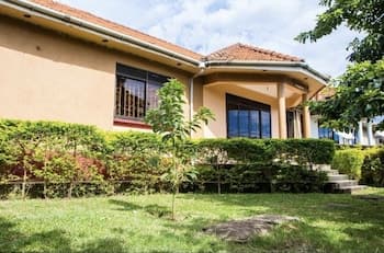 3 Bedroom House near Martyrs Shrine