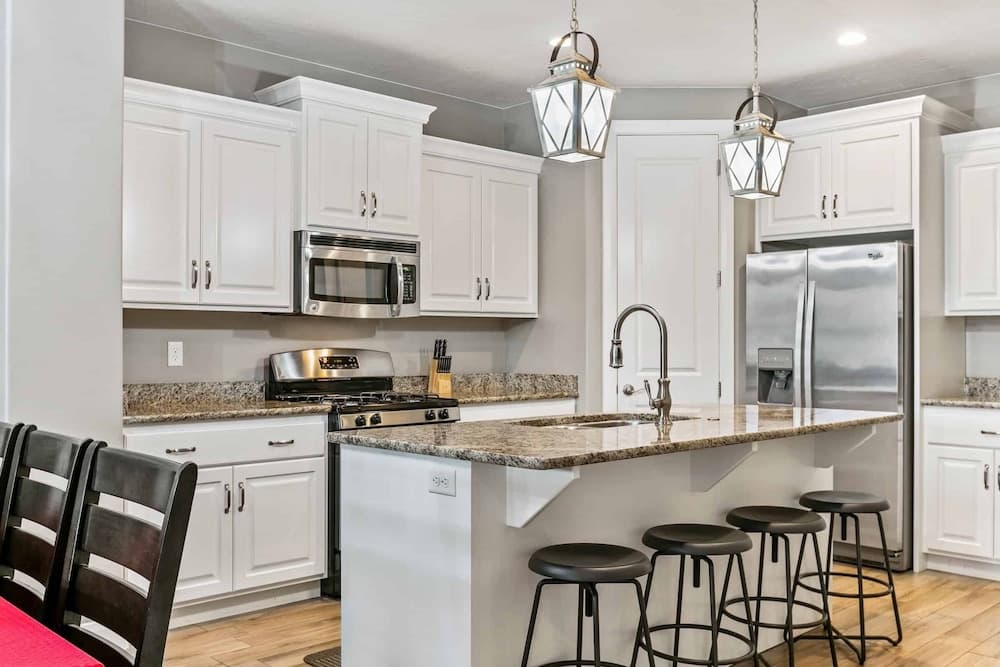 Pride of the Ledges by RedAwning