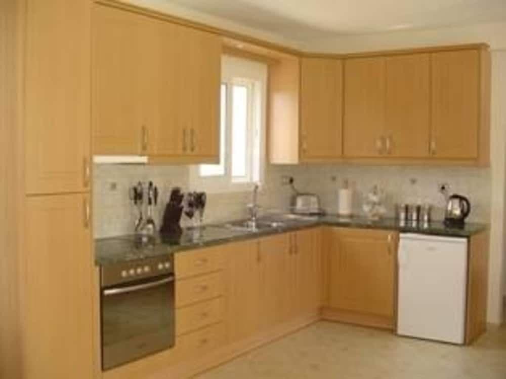 Spacious 5 Bed Villa With Pool in Kefalonia