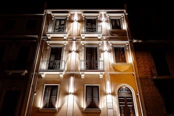 Elite Accommodations & Hydromassage Pool