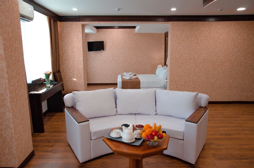 Orient Star Varaxsha