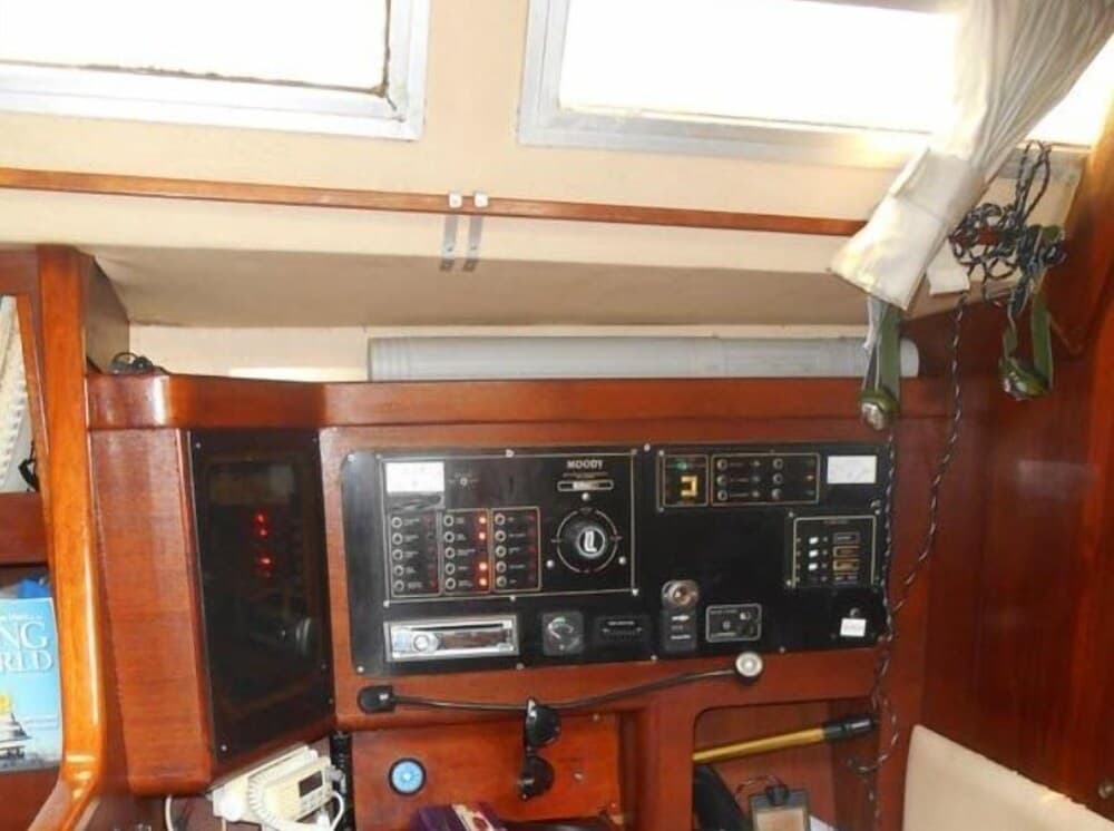 Moody 41 by Veleros Colombia