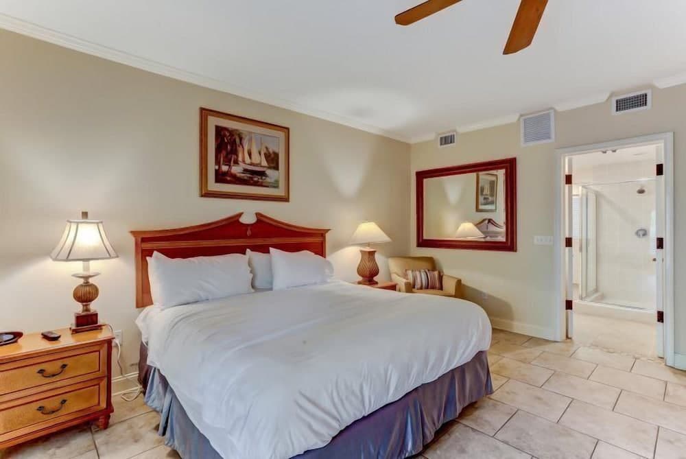 2515 Tennis Villa King Suite