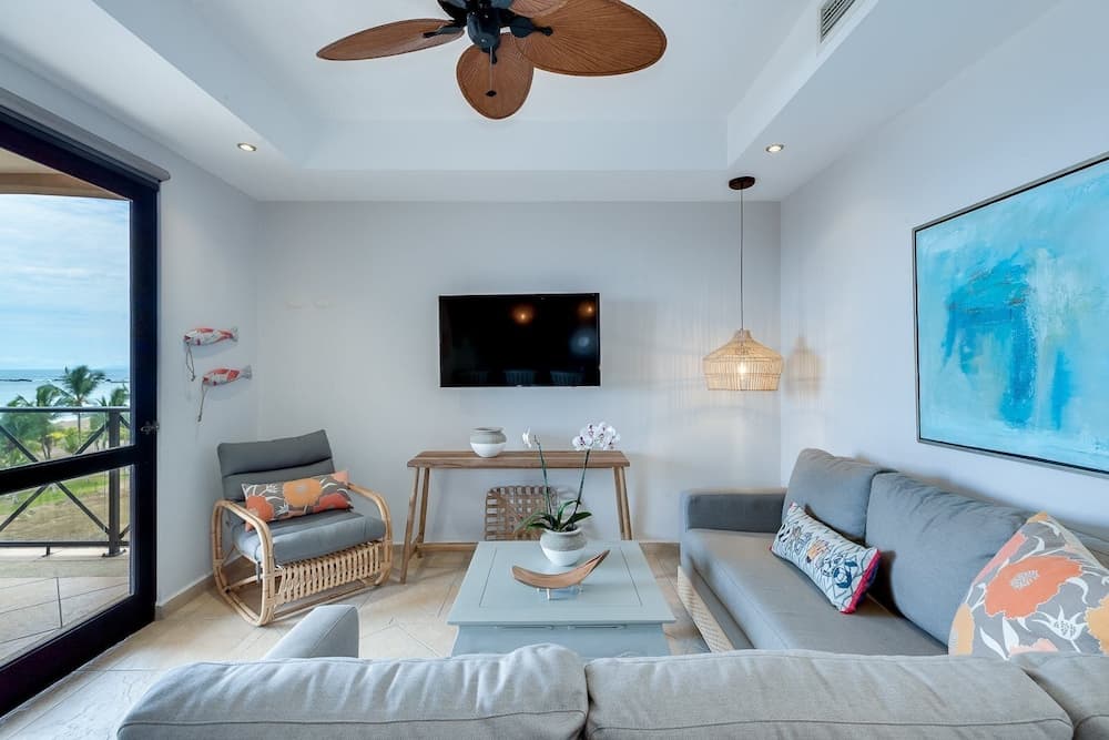 5th Flr Ocean View Penthouse With 2 Level Balcony