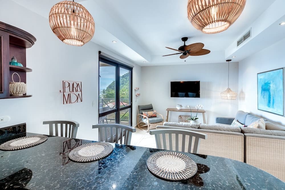 5th Flr Ocean View Penthouse With 2 Level Balcony