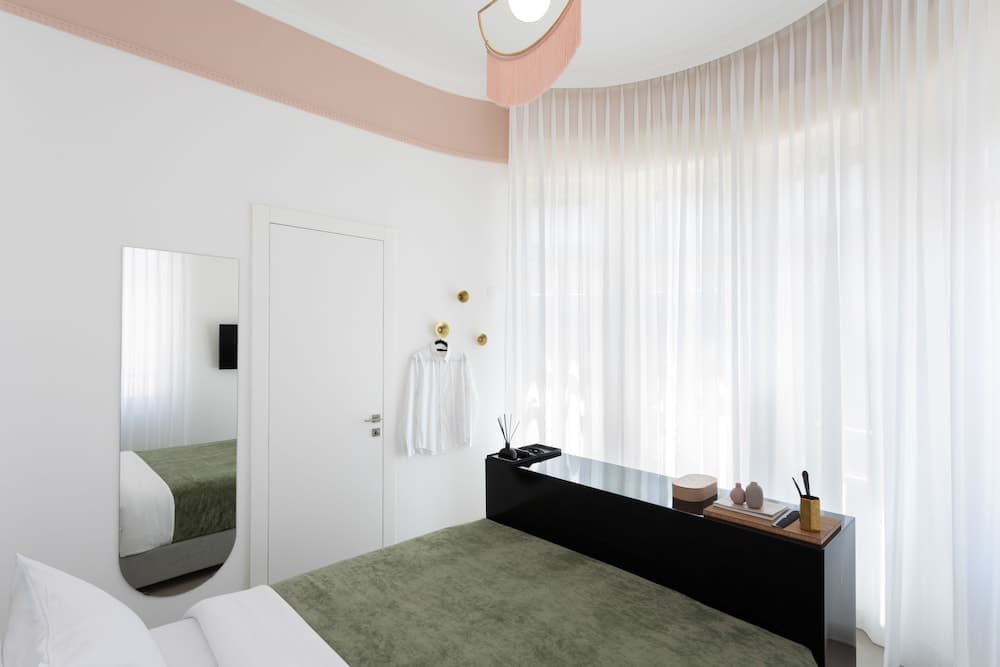 Mr. Carmel - By TLV2GO