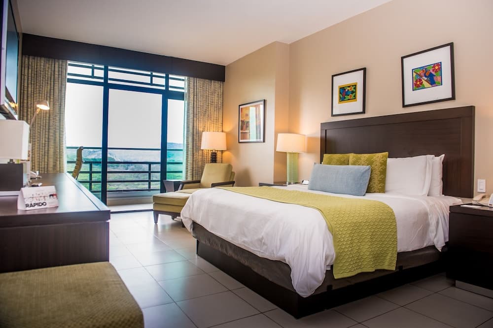 Summit Rainforest & Golf Resort