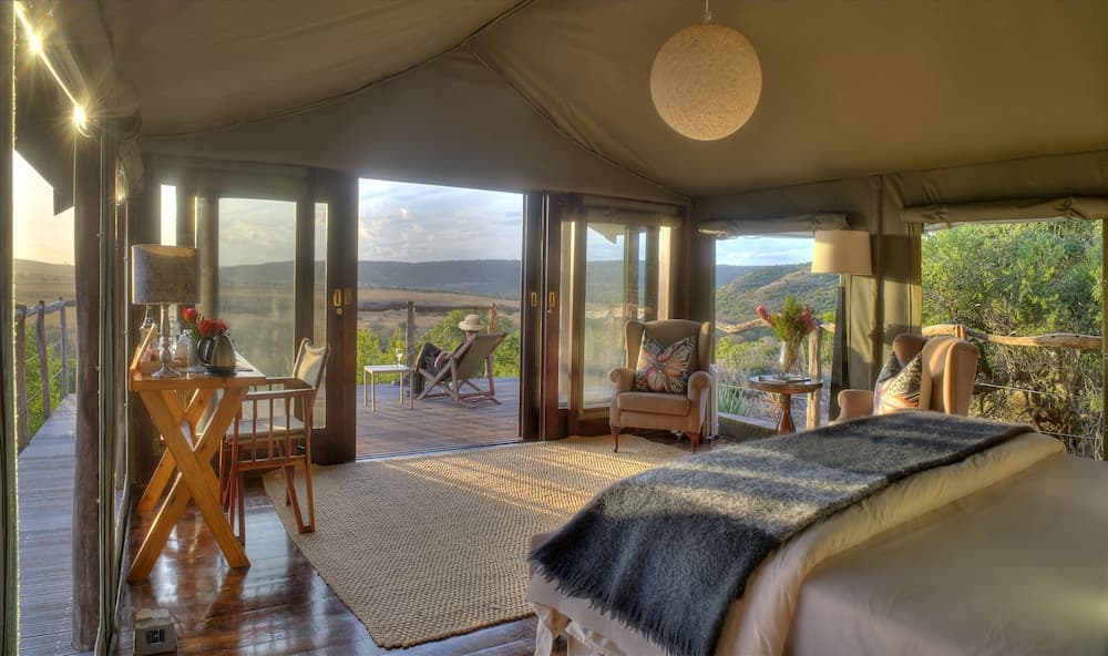 HillsNek Safari Camp - Amakhala Game Reserve