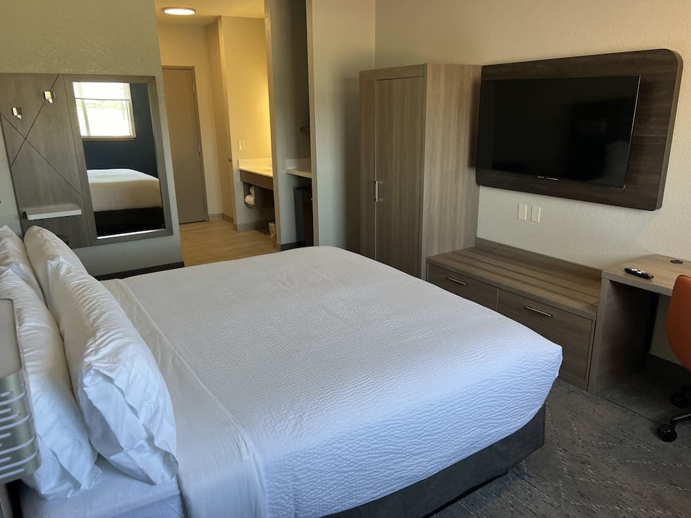 Holiday Inn Express Wichita North - Park City by IHG