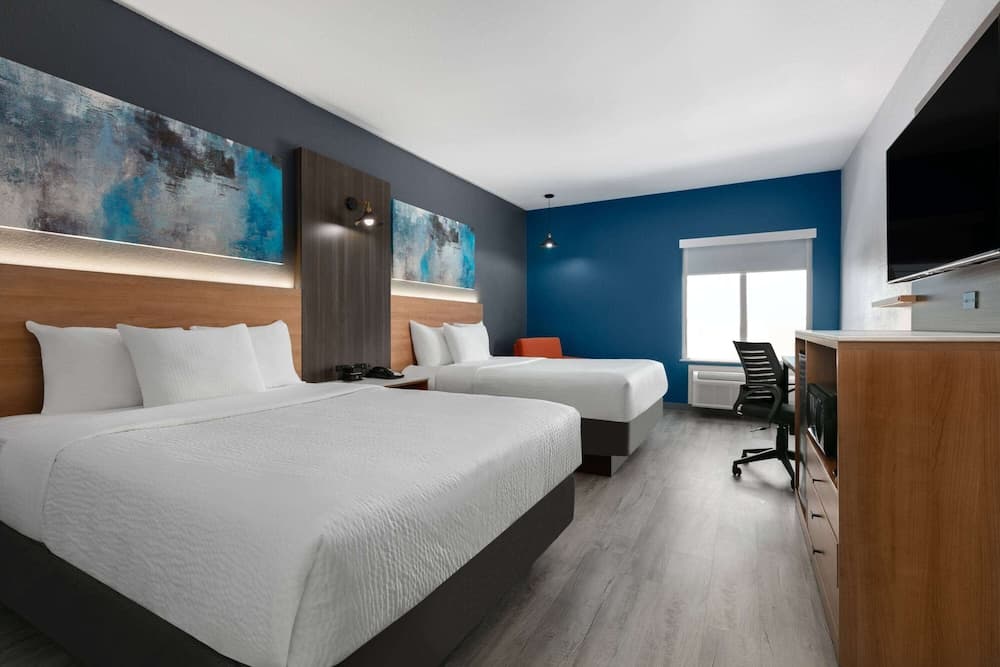 La Quinta Inn & Suites by Wyndham Ft. Worth - Burleson