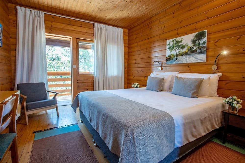 Logos hotel in Yad Hashmona