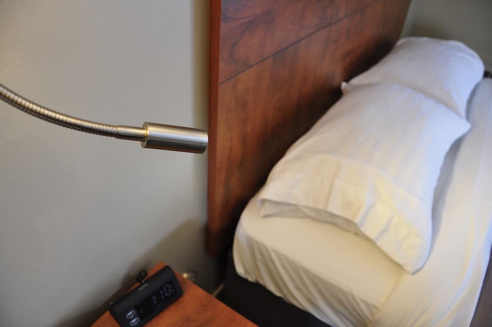 Moonlight Inn and Suites