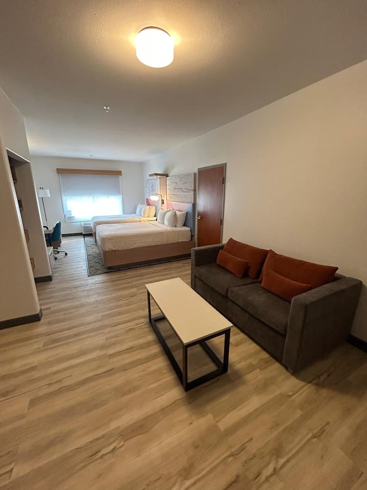 Best Western Plus Rose City Conference Center Inn