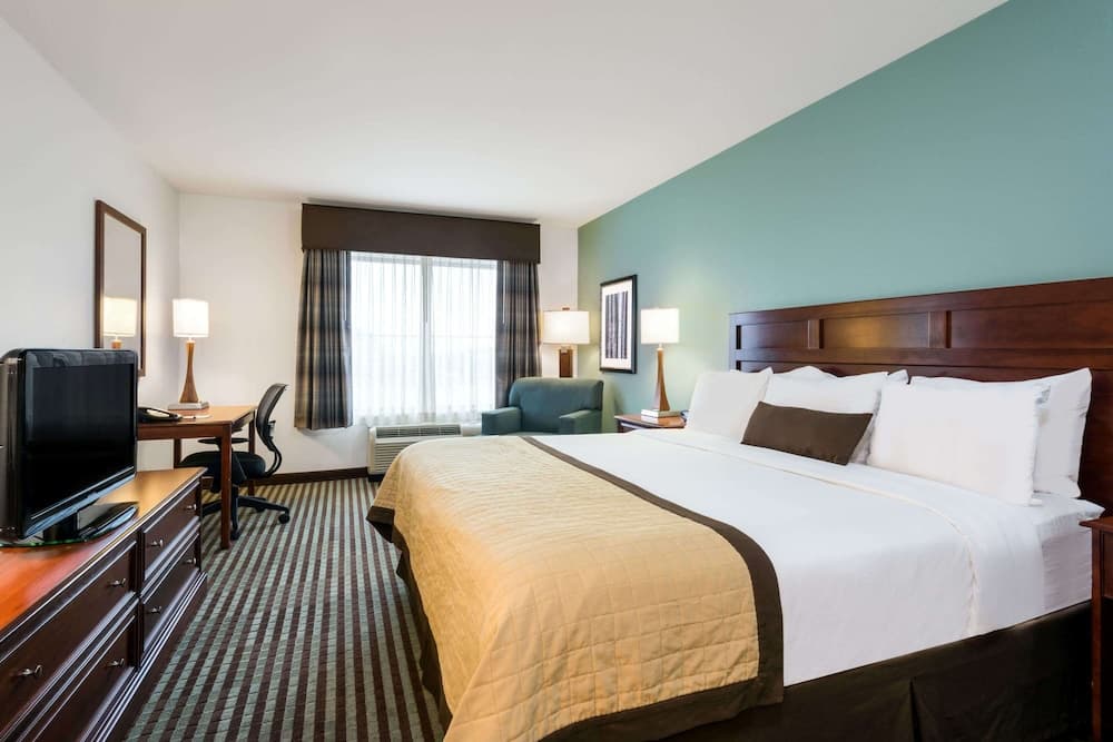 Baymont by Wyndham Denver International Airport