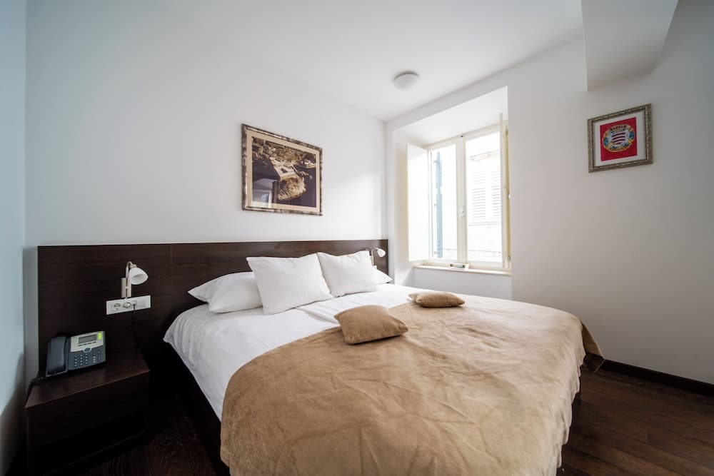 Celenga Apartments with free offsite parking