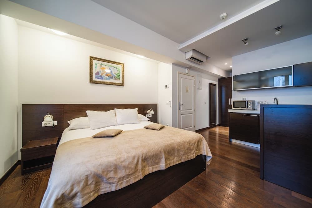 Celenga Apartments with free offsite parking