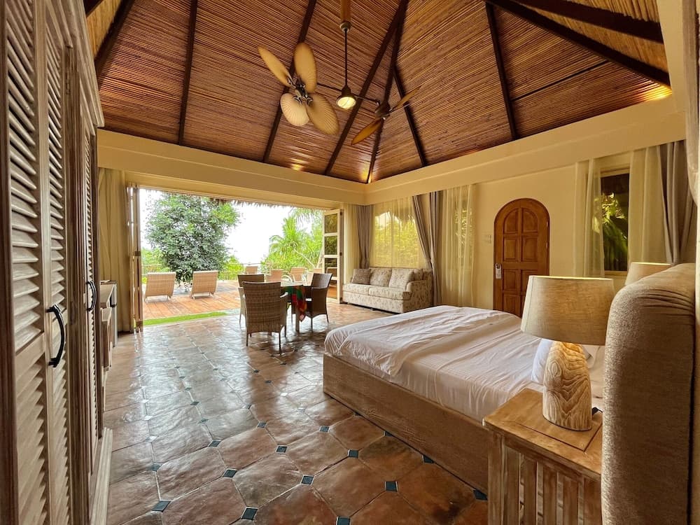 Coco Grove Beach Resort