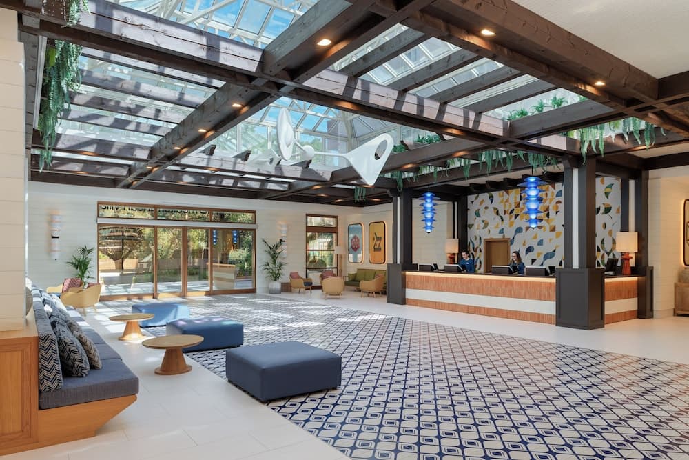 H10 Mediterranean Village