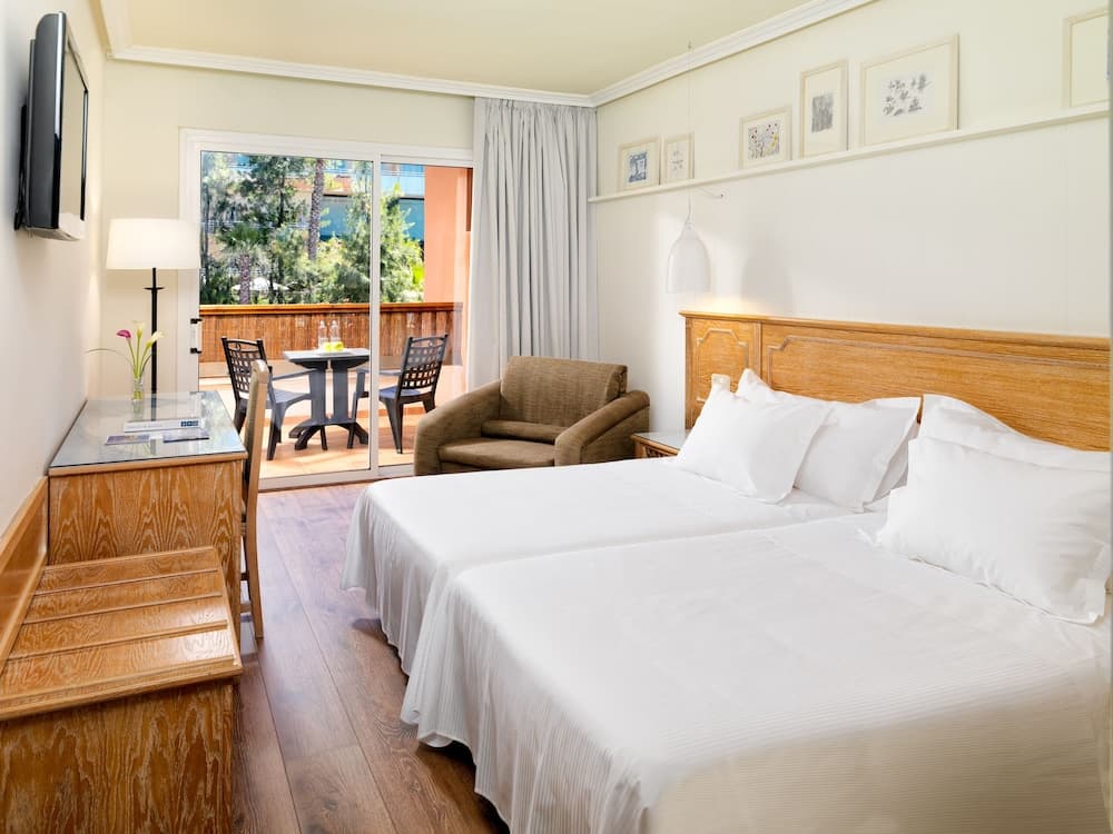 H10 Mediterranean Village