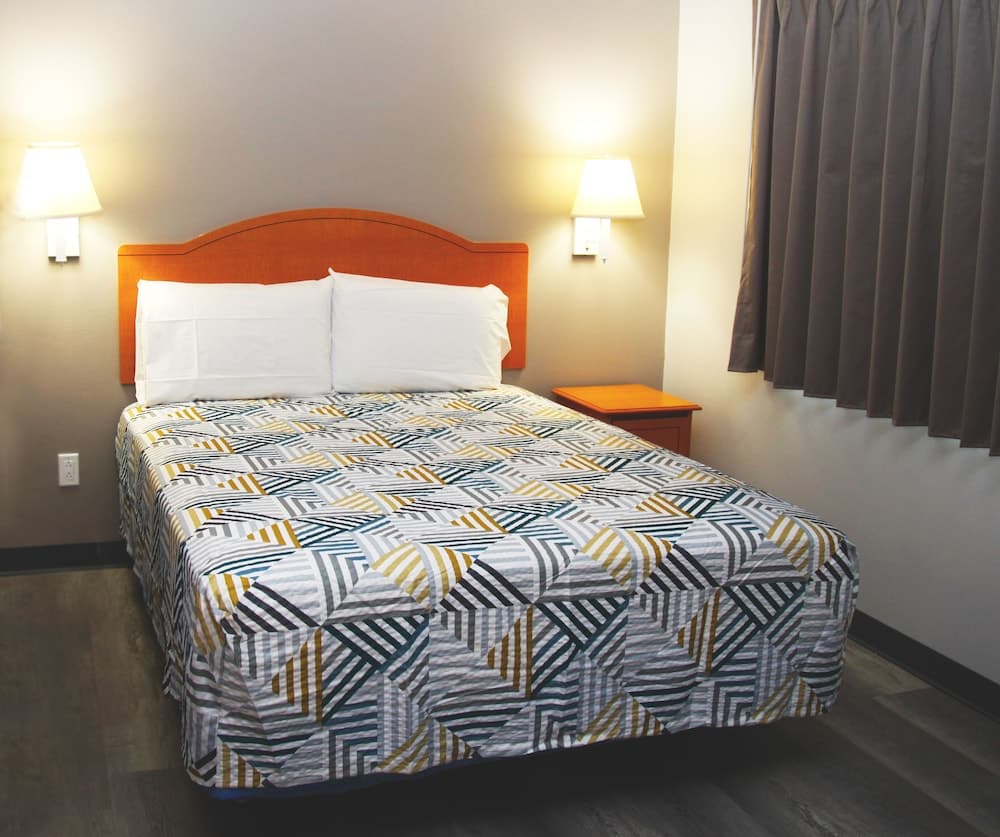 Studio 6 Bakersfield, CA