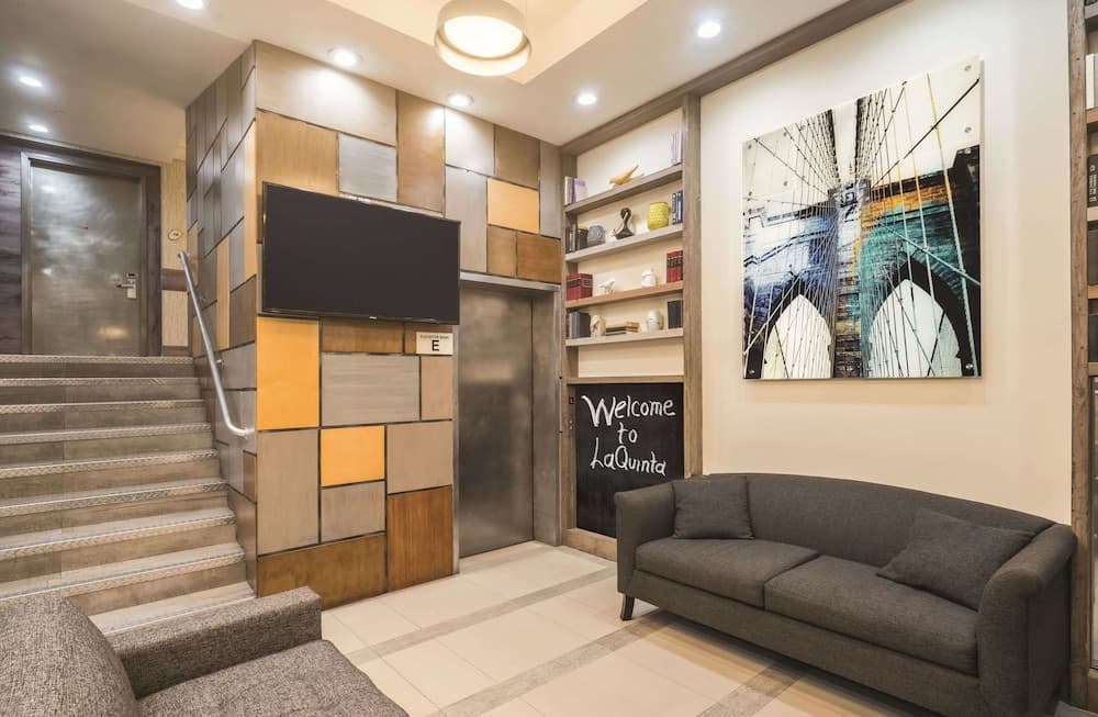 La Quinta Inn & Suites by Wyndham Brooklyn Downtown