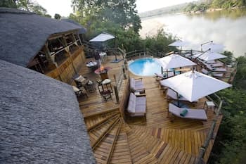 Serena Mivumo River Lodge
