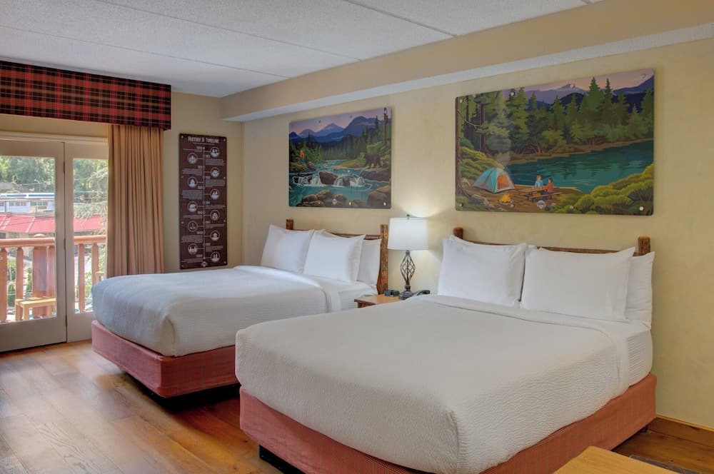 Bearskin Lodge on the River