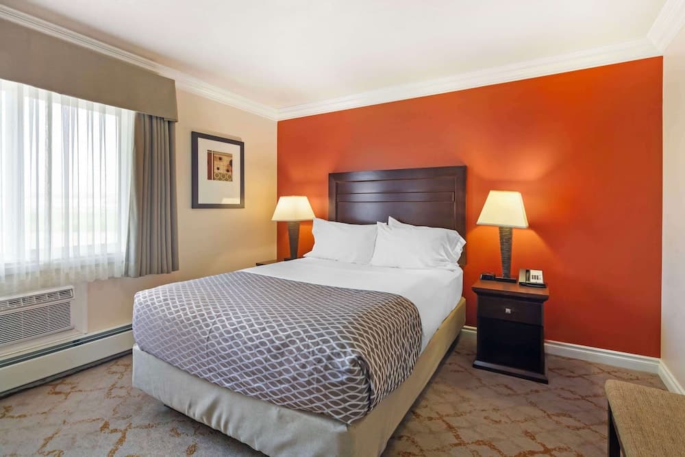 Best Western Plus Mirage Hotel & Resort