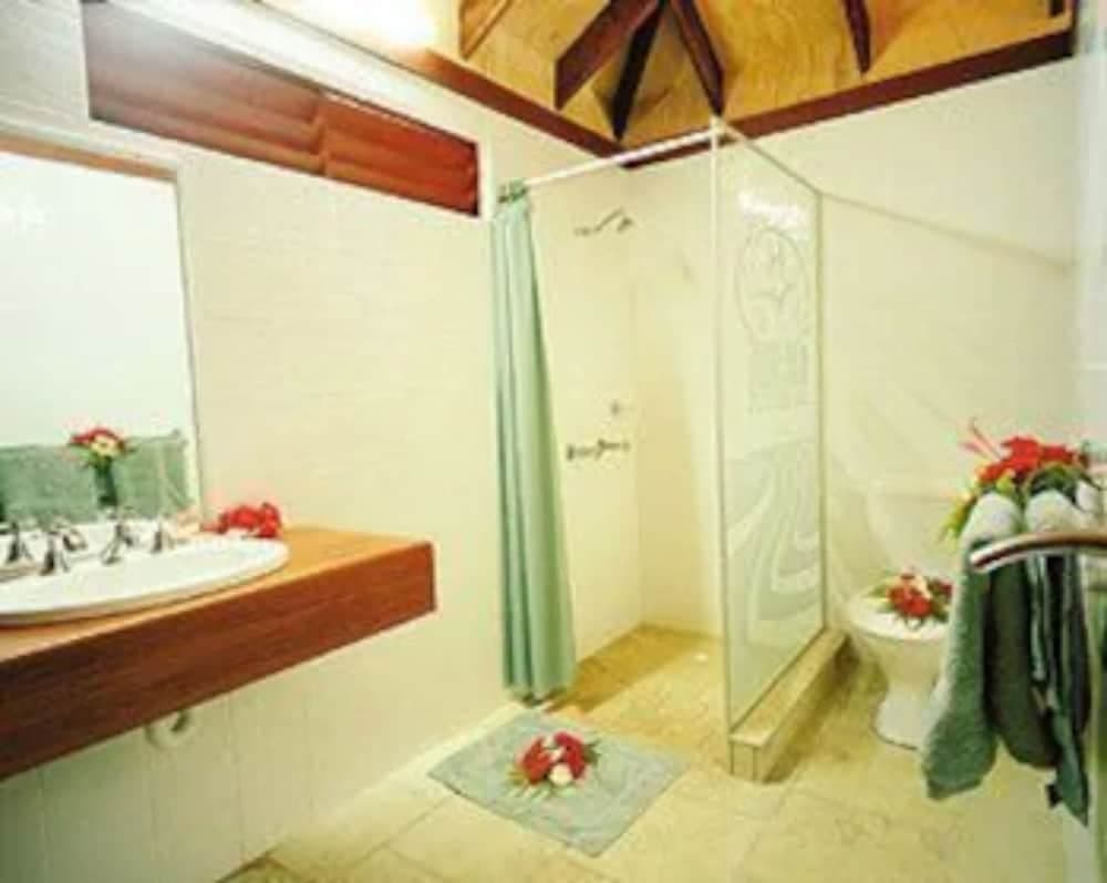 Bokissa Private Island Resort