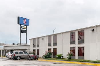 Motel 6 New Orleans, LA - Near Downtown