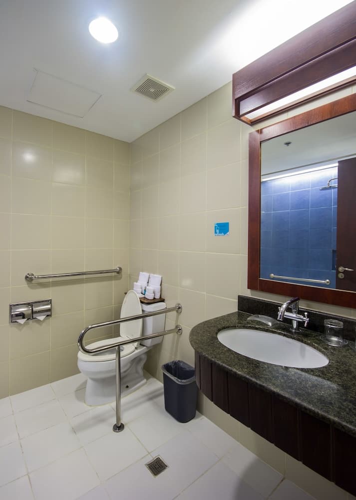 Microtel by Wyndham Mall of Asia