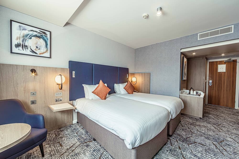 Crowne Plaza Reading by IHG