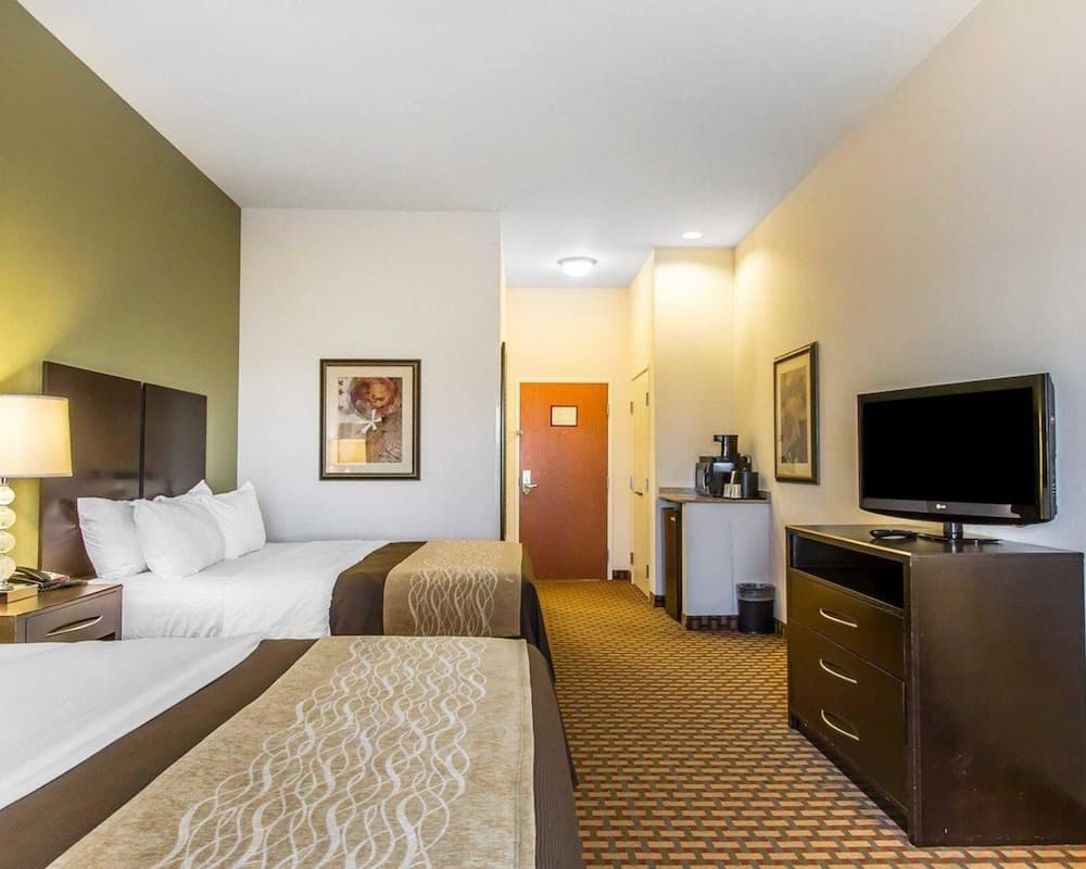 Spark by Hilton Shawnee