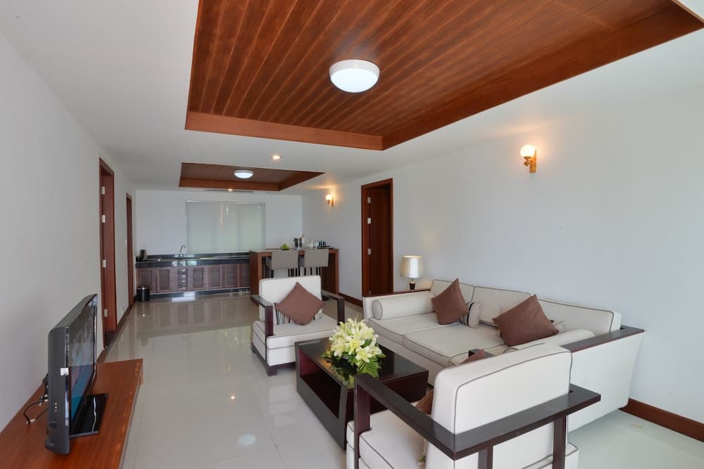 Independence Hotel by Dara