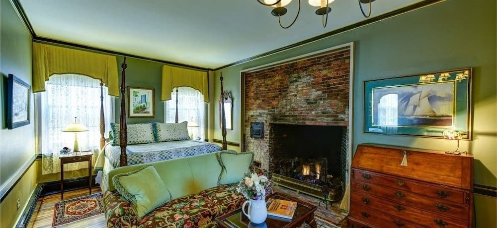 Inn By The Bandstand