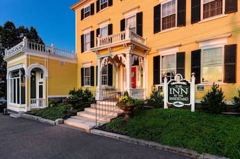 Inn By The Bandstand