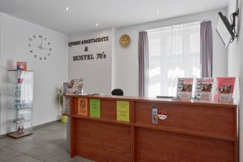 Hostel 70s and Queen Apartments