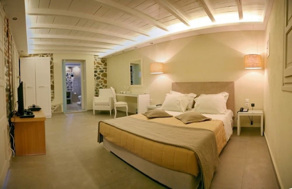 Oikies Small Elegant Houses