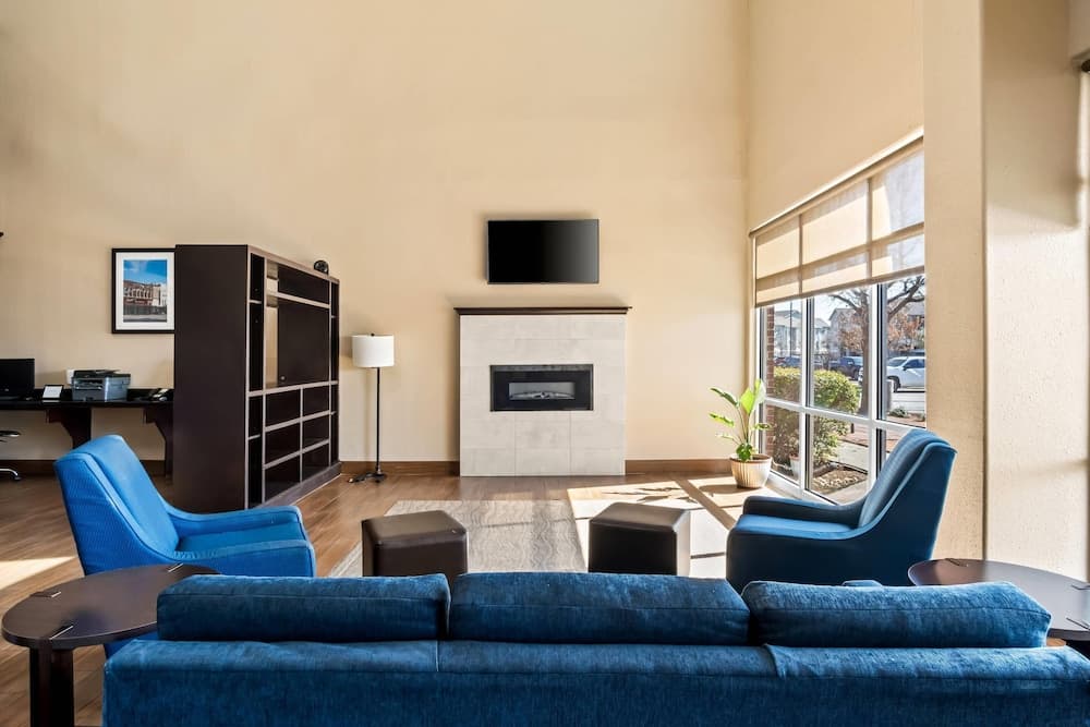 Comfort Suites Waxahachie - Dallas