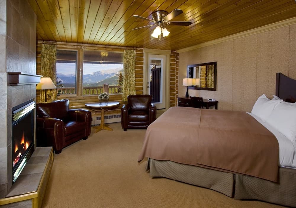 Overlander Mountain Lodge