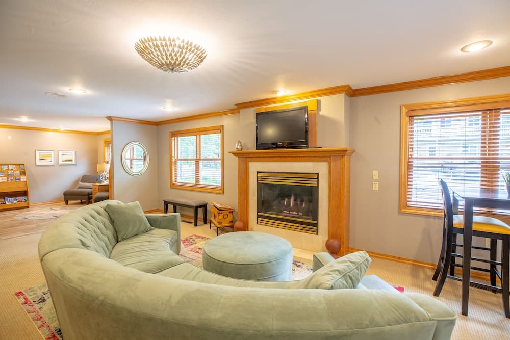 Westwood Shores Waterfront Resort