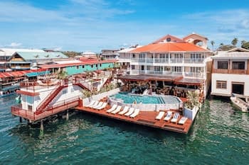 Tropical Suites Hotel