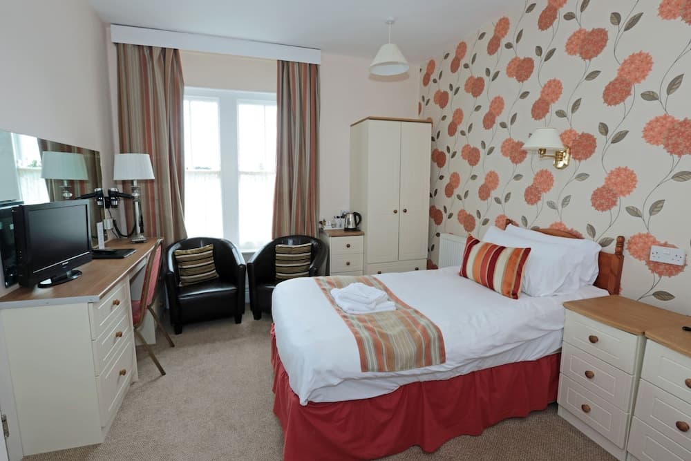 Lion Hotel and Studio Apartments