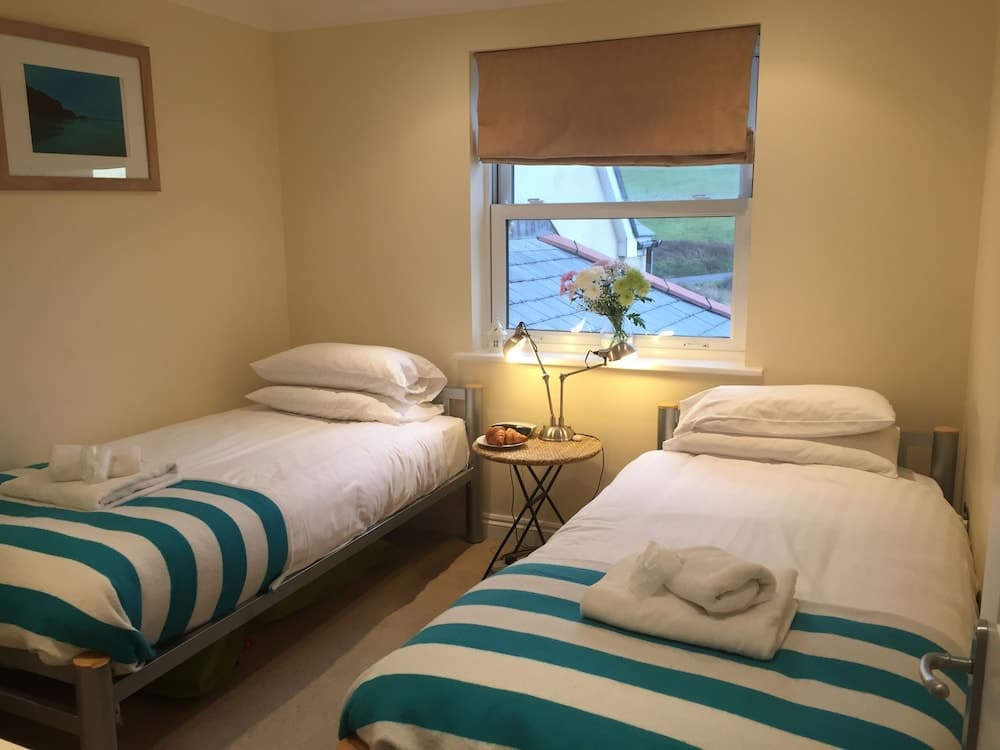 Beachcombers Apartments