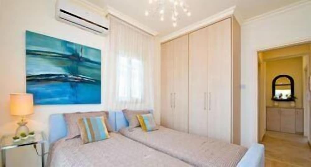 Amadora Luxury Villas