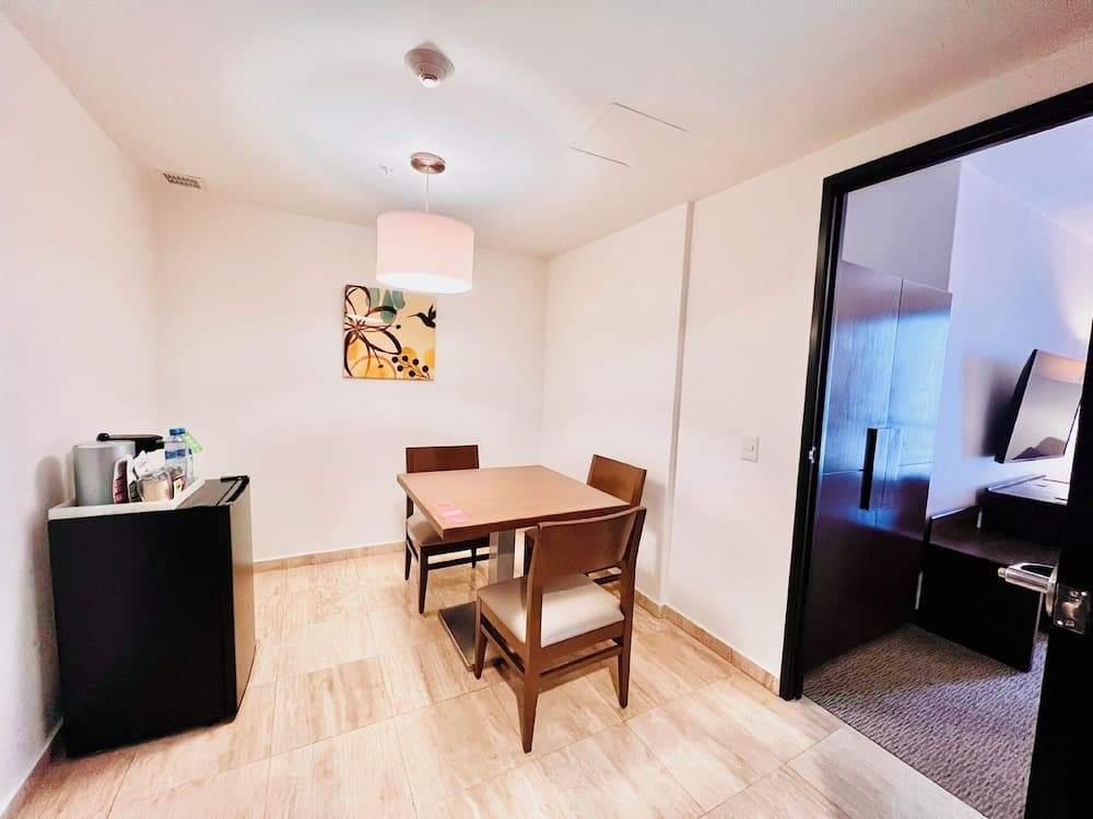 Holiday Inn Guadalajara Patria Universidad by IHG