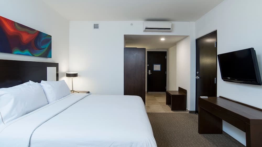 Holiday Inn Guadalajara Patria Universidad by IHG