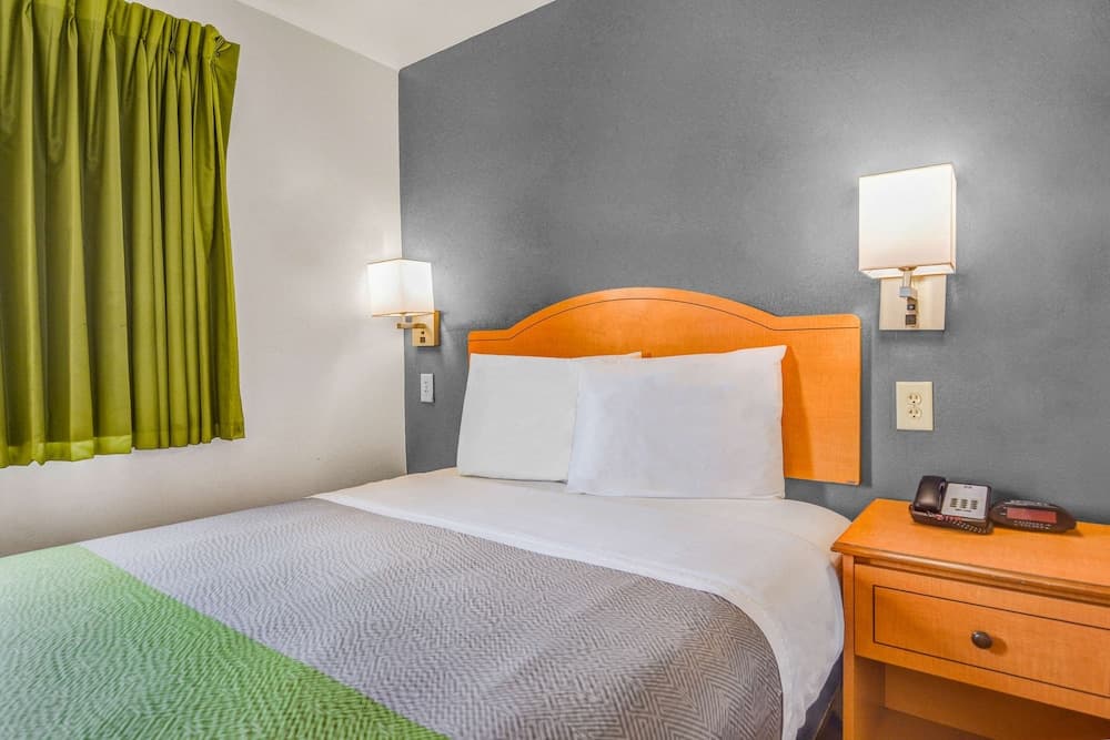 Studio 6 Opelika, AL - Auburn Al